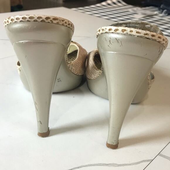 BCBGirls platform heels - Picture 2 of 8